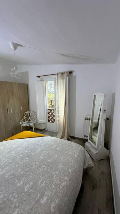Habitacion Roca Foradada En Casa Cami De Les Aiguees Monistrol De Montserrat Extérieur photo